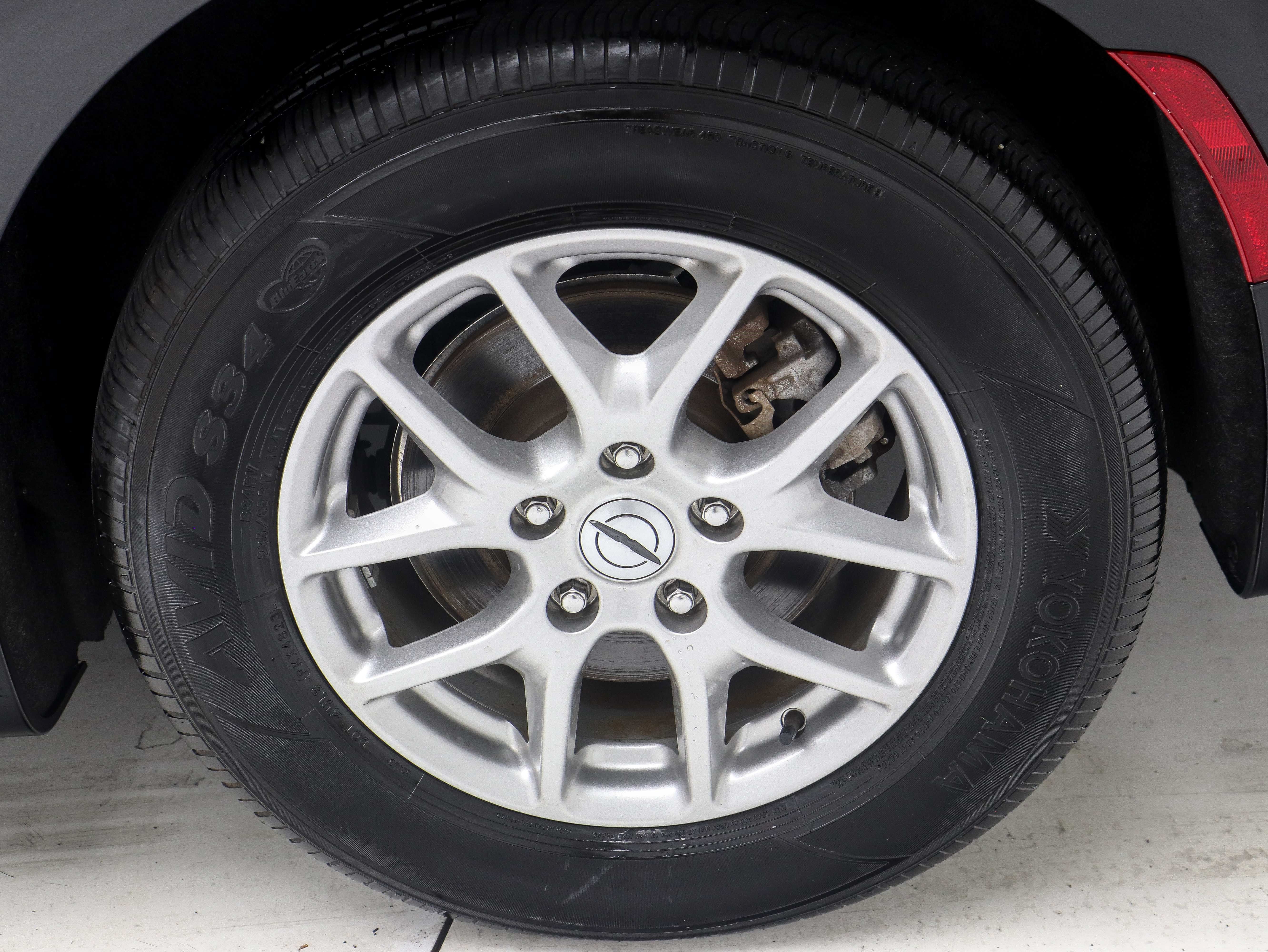 Used 2024 Chrysler Pacifica Touring FWD image 30