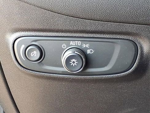 Used 2022 Chevrolet Equinox LT image 16