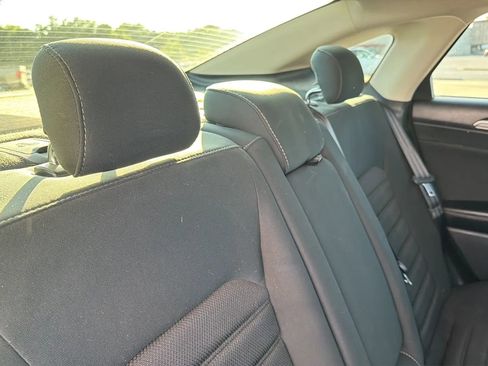 Used 2018 Ford Fusion SE w/ Fusion SE Technology Package FWD image 50