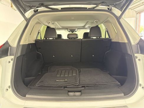 Certified 2025 Nissan Rogue SL w/ Tech Package AWD/4WD image 15
