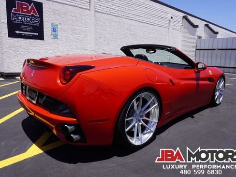 Used 2014 Ferrari California RWD image 97