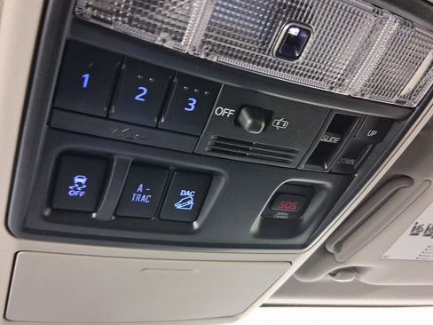 Used 2019 Toyota 4Runner Limited image 12