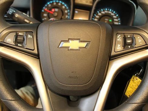 Used 2016 Chevrolet Malibu LT image 19