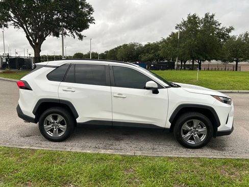 Used 2022 Toyota RAV4 XLE FWD image 7