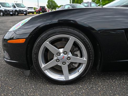 Used 2005 Chevrolet Corvette Coupe w/ Preferred Equipment Group RWD image 12