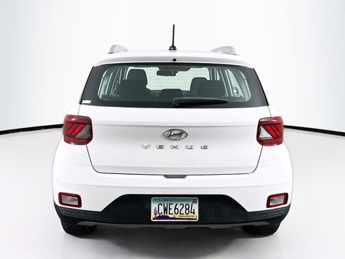 Used 2025 Hyundai Venue SEL FWD image 7