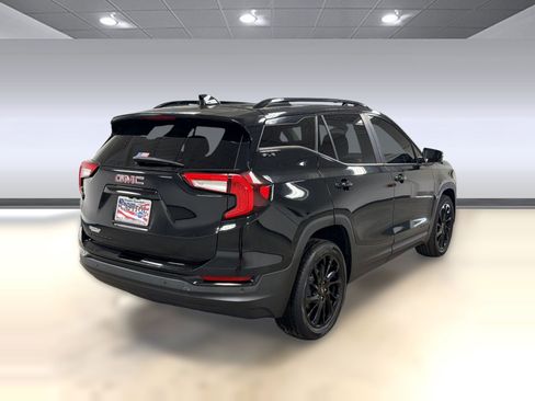 Used 2023 GMC Terrain SLE w/ Driver Convenience Package FWD image 8