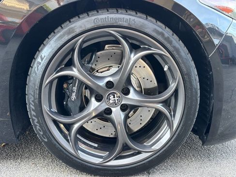 Used 2017 Alfa Romeo Giulia Quadrifoglio image 26