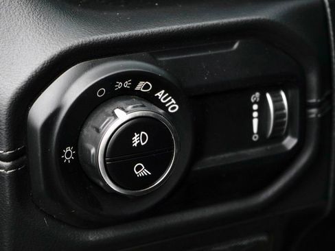 Used 2024 Jeep Gladiator Rubicon w/ Convenience Group image 17