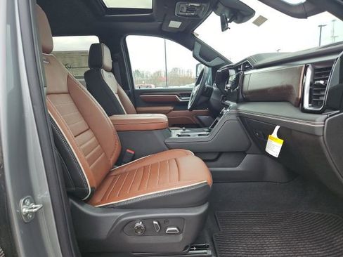 New 2025 GMC Sierra 3500 Denali Ultimate image 23