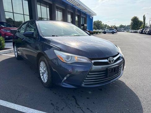 Used 2017 Toyota Camry LE FWD image 4