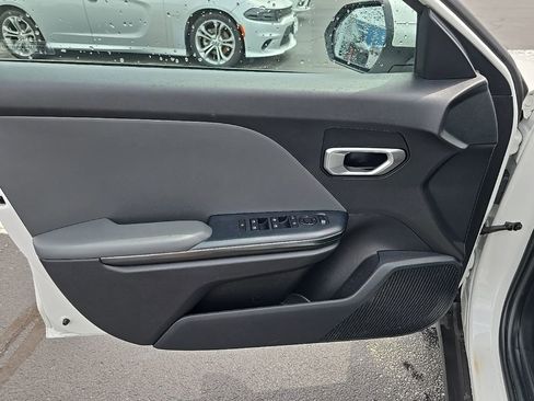 Used 2025 Kia K4 FWD image 7