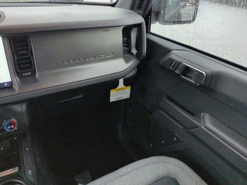 New 2025 Ford Bronco 4-Door image 15