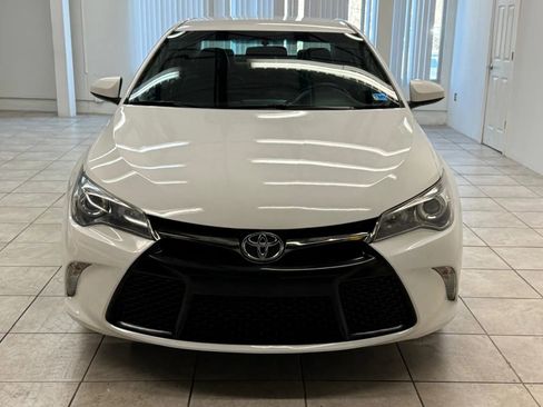 Used 2017 Toyota Camry SE FWD image 2