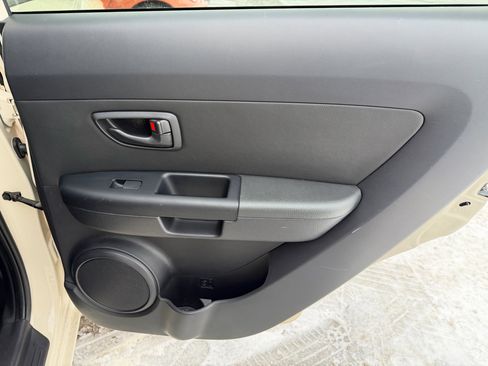 Used 2012 Kia Soul 5dr Wgn Auto Base image 17