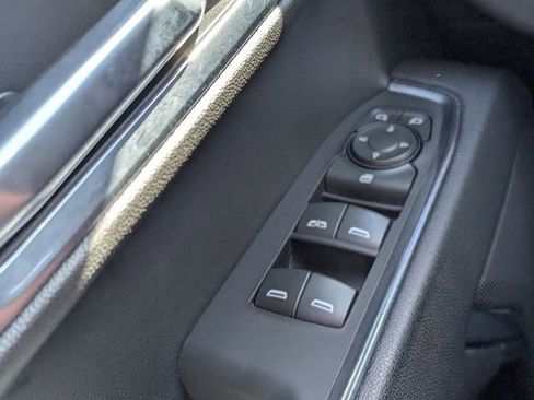 Used 2023 Chevrolet Silverado 1500 LT image 27