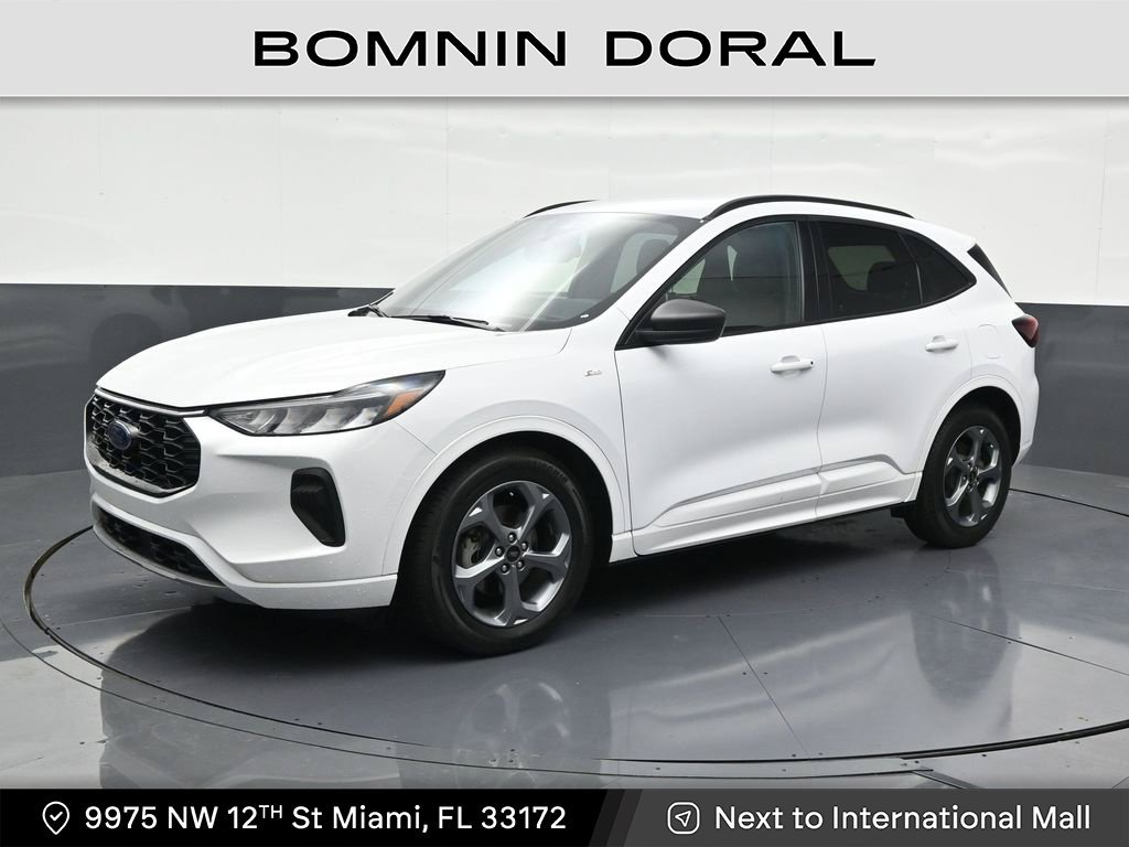 Used 2023 Ford Escape ST-Line w/ Tech Pack #1 FWD image 1