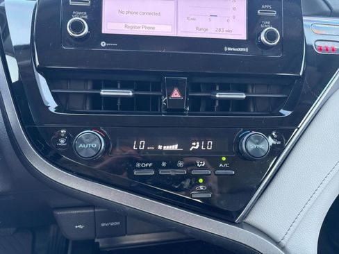 Used 2024 Toyota Camry SE image 17