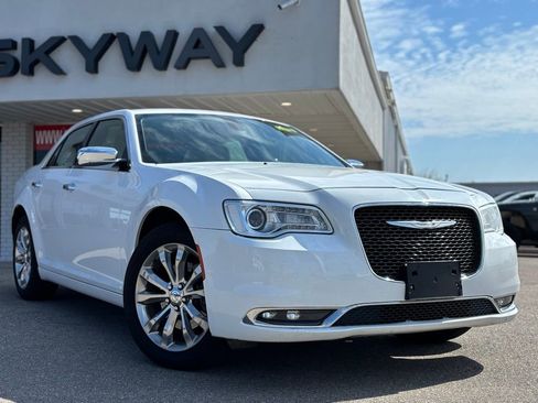 Used 2018 Chrysler 300 Limited image 1