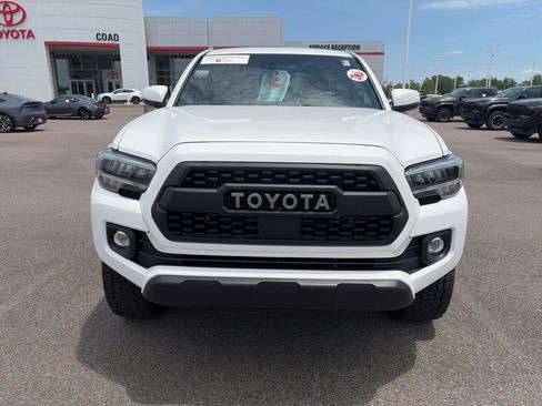 Certified 2023 Toyota Tacoma TRD Off-Road w/ Technology Package AWD/4WD image 8