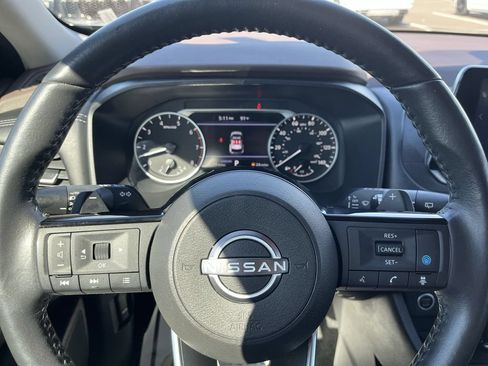 Used 2023 Nissan Rogue SV w/ SV Premium B Package FWD image 14