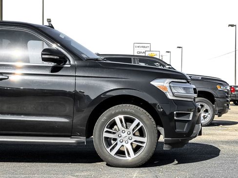 Used 2024 Ford Expedition Limited AWD/4WD image 9
