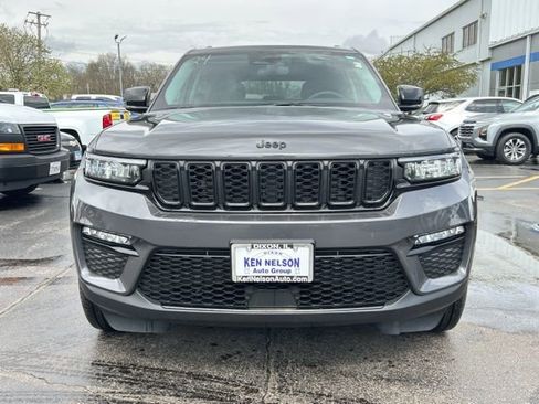 Used 2024 Jeep Grand Cherokee Limited w/ Black Appearance Package AWD/4WD image 2