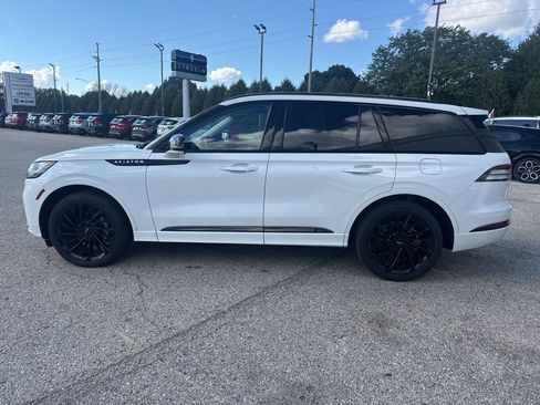 Used 2025 Lincoln Aviator Reserve w/ Equipment Group 201A image 4