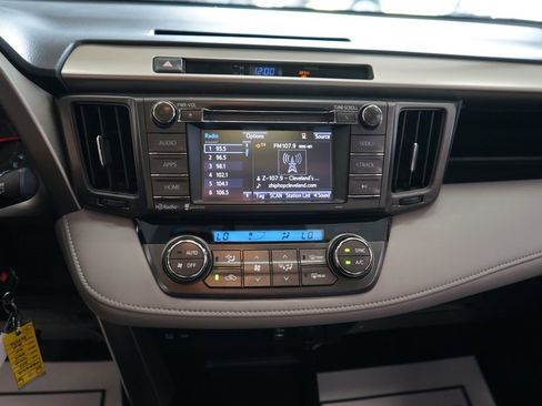 Used 2015 Toyota RAV4 XLE AWD/4WD image 7