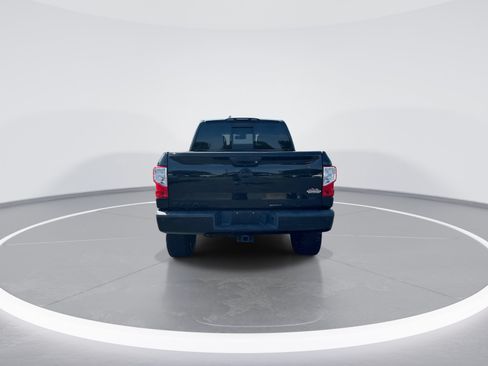 Used 2019 Nissan Titan SV w/ SV Convenience Package AWD/4WD image 8