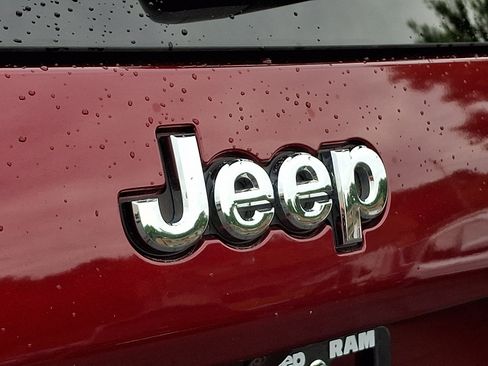Certified 2020 Jeep Cherokee Latitude Plus w/ Cold Weather Group AWD/4WD image 29