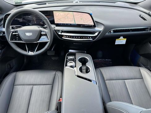 New 2025 Cadillac Lyriq Luxury image 18