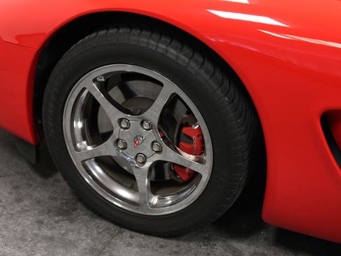 Used 1998 Chevrolet Corvette Convertible w/ Memory Pkg image 10