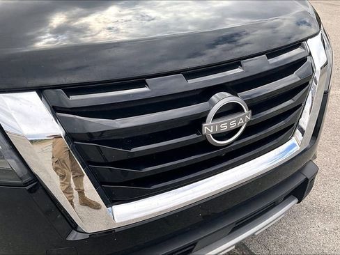 Used 2025 Nissan Pathfinder SL image 31