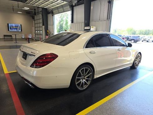 Used 2018 Mercedes-Benz S 560 4MATIC Sedan image 3