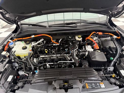 New 2025 Ford Escape SE w/ PHEV Premium Package image 10