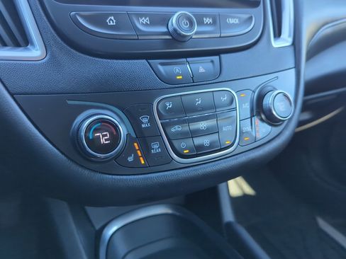 Used 2021 Chevrolet Malibu LT w/ Leather Package image 22