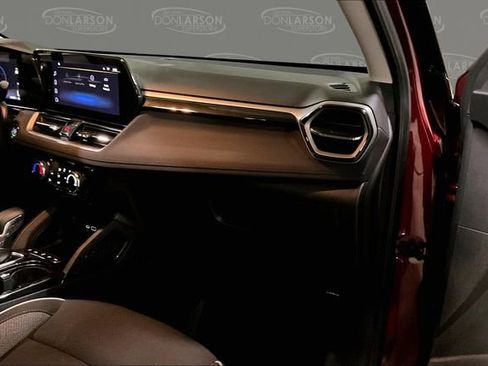 Certified 2025 Chevrolet TrailBlazer LT w/ LT Cold Weather Package AWD/4WD image 32