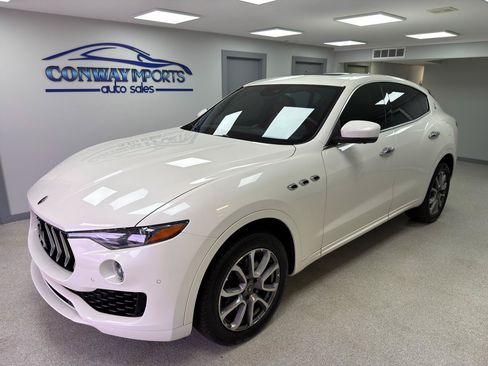 Used 2020 Maserati Levante AWD/4WD image 2