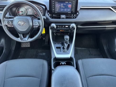 Used 2021 Toyota RAV4 LE image 12