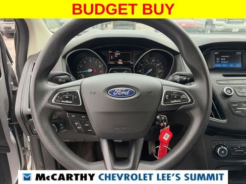 Used 2017 Ford Focus SE FWD image 16