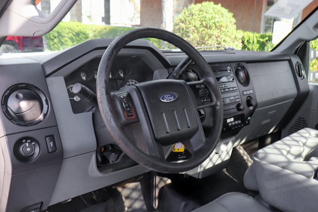 Used 2015 Ford F550 2WD Regular Cab Super Duty image 18