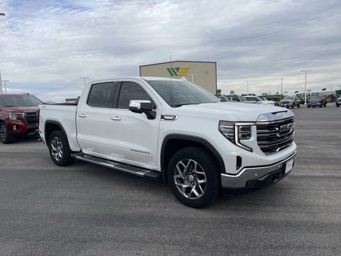 Used 2022 GMC Sierra 1500 SLT image 3