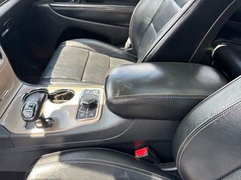 Used 2015 Jeep Grand Cherokee Overland w/ Advanced Technology Group AWD/4WD image 17