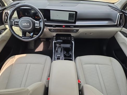 Certified 2025 Kia Sorento S FWD image 36