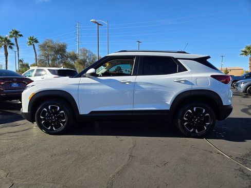 Used 2021 Chevrolet TrailBlazer LT image 3