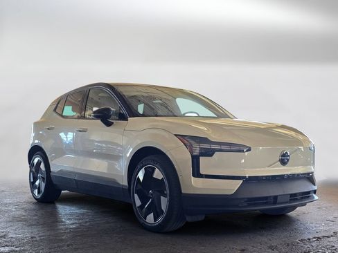 New 2025 Volvo EX30 Ultra w/ Protection Package Premier AWD/4WD image 3