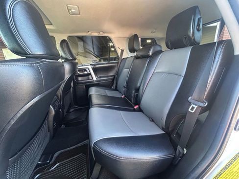 Used 2014 Toyota 4Runner SR5 Premium image 32