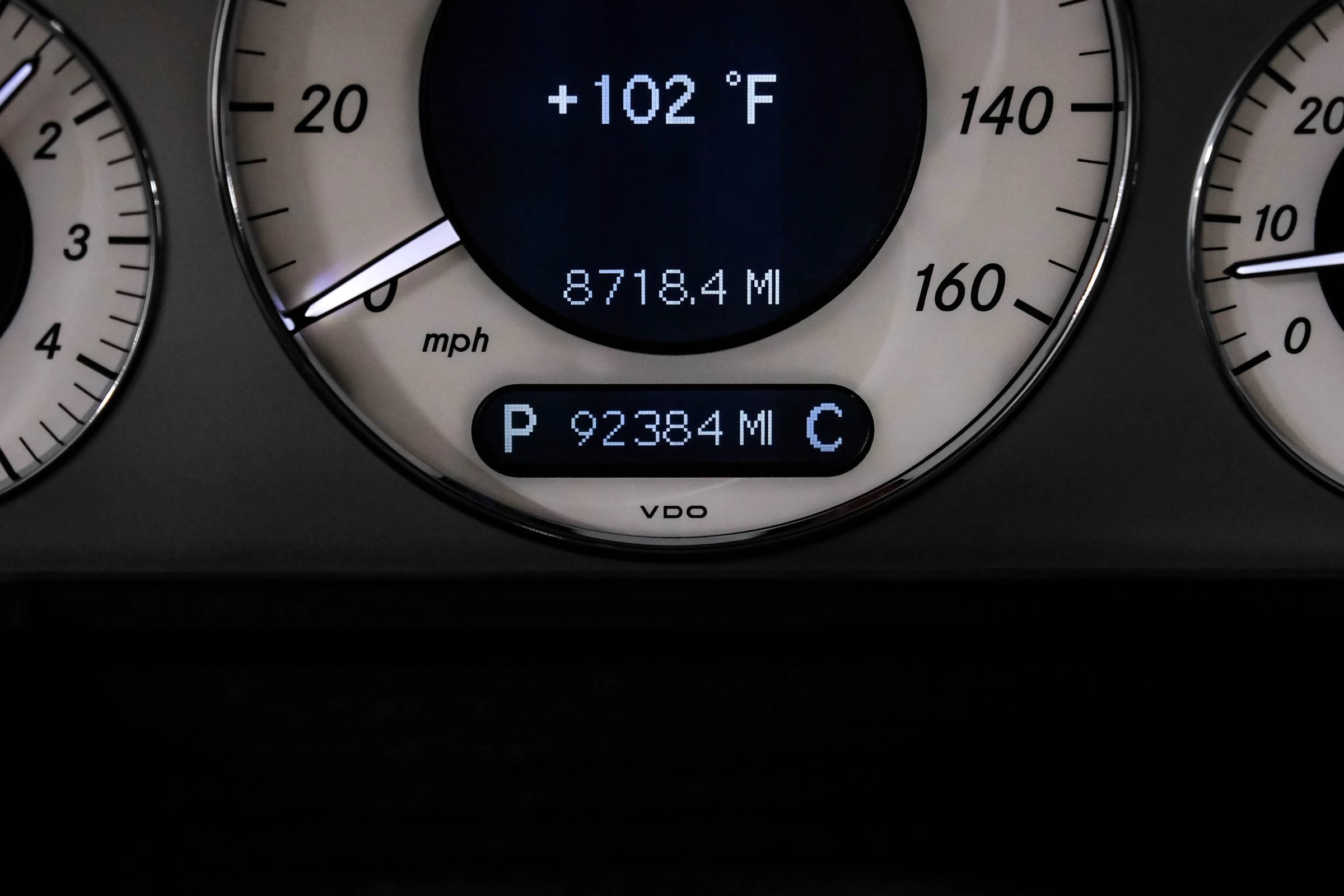 Used 2009 Mercedes-Benz E 550 Sedan image 22