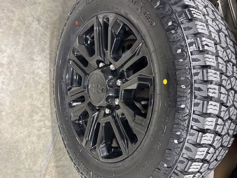 Used 2022 Chevrolet Silverado 2500 High Country w/ Z71 Off-Road Package image 62